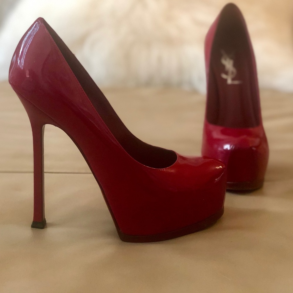 Yves Saint Laurent Tribute Two Pumps Red Patent